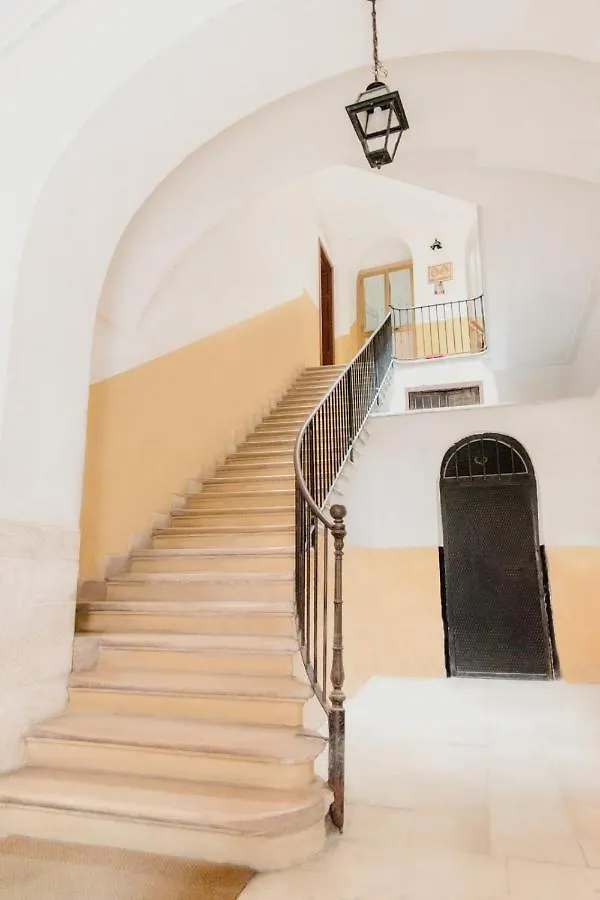 ** Pensión Hotel Palazzo Le Travi Bari Italia